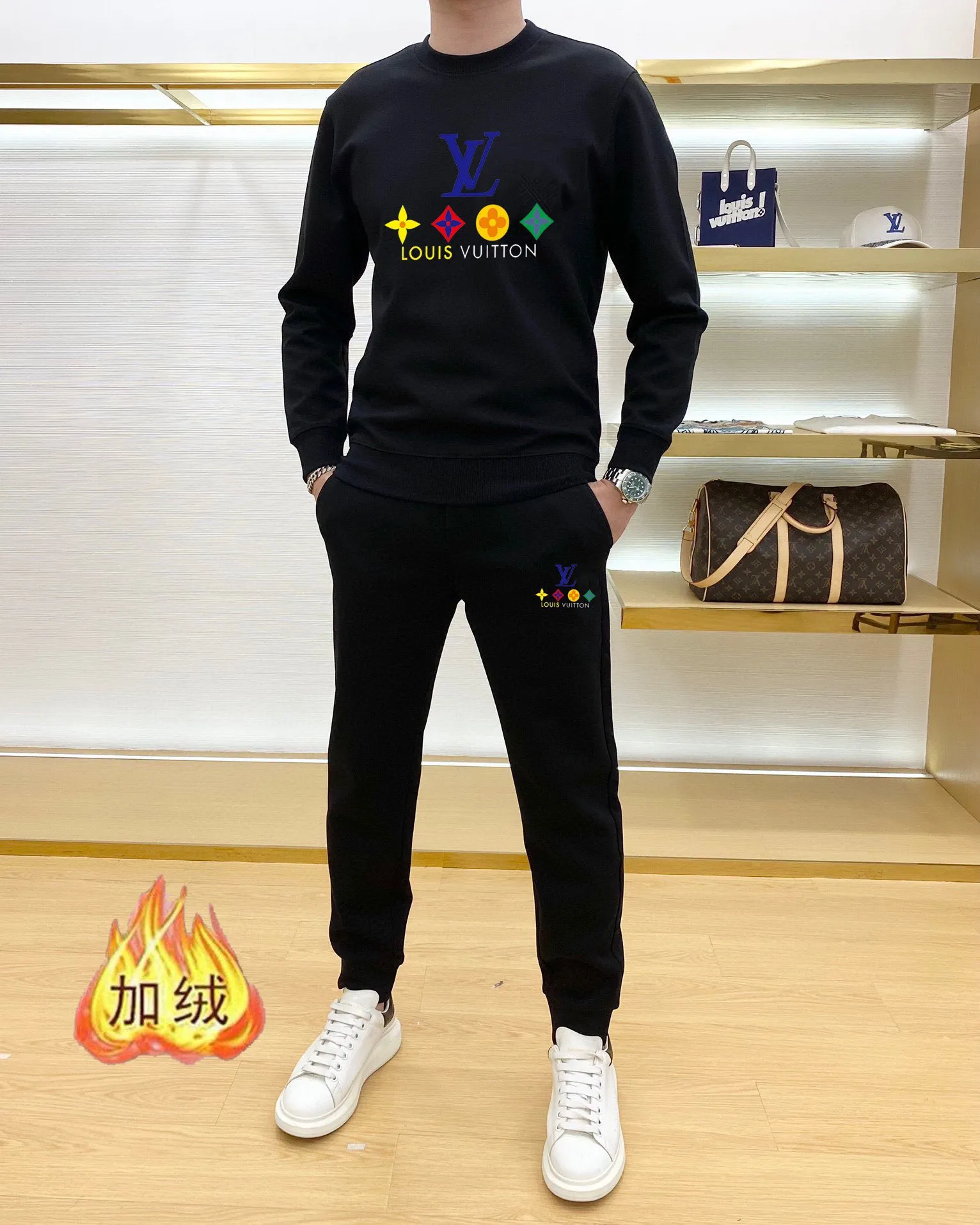 🅿️400 brand [LV Louis Vuitton] (velvet and thickened) 2025 autumn and winter new products, celebrities' favorite fashion-flavored casual suits, clean and neat tailoring, full of urban style. Made of high-quality custom-made fabrics, the lining has excellent thermal insulation effect, feels soft and dry, and the upper body effect is crisp and stylish. The three-dimensional cutting process and the pattern are all of high standards, and the silhouette version has the right benefits! It is not tight at all, and you feel good when you wear it. So many top-quality raw materials create high-end products with unparalleled value. It is the first choice for high-end fashion people. (Size: M-4XL can wear up to 200 pounds)